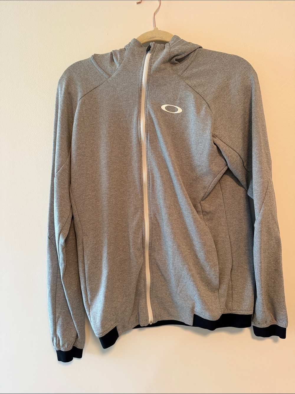 Oakley Men's Light Gray Full-Zip Hoodie Jacket with White Zipper